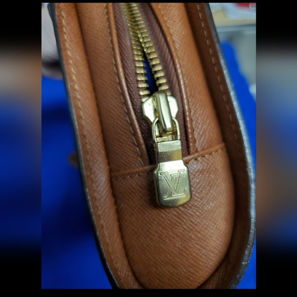 Louis Vuitton  Orsay Clutch - Picture 14 of 16